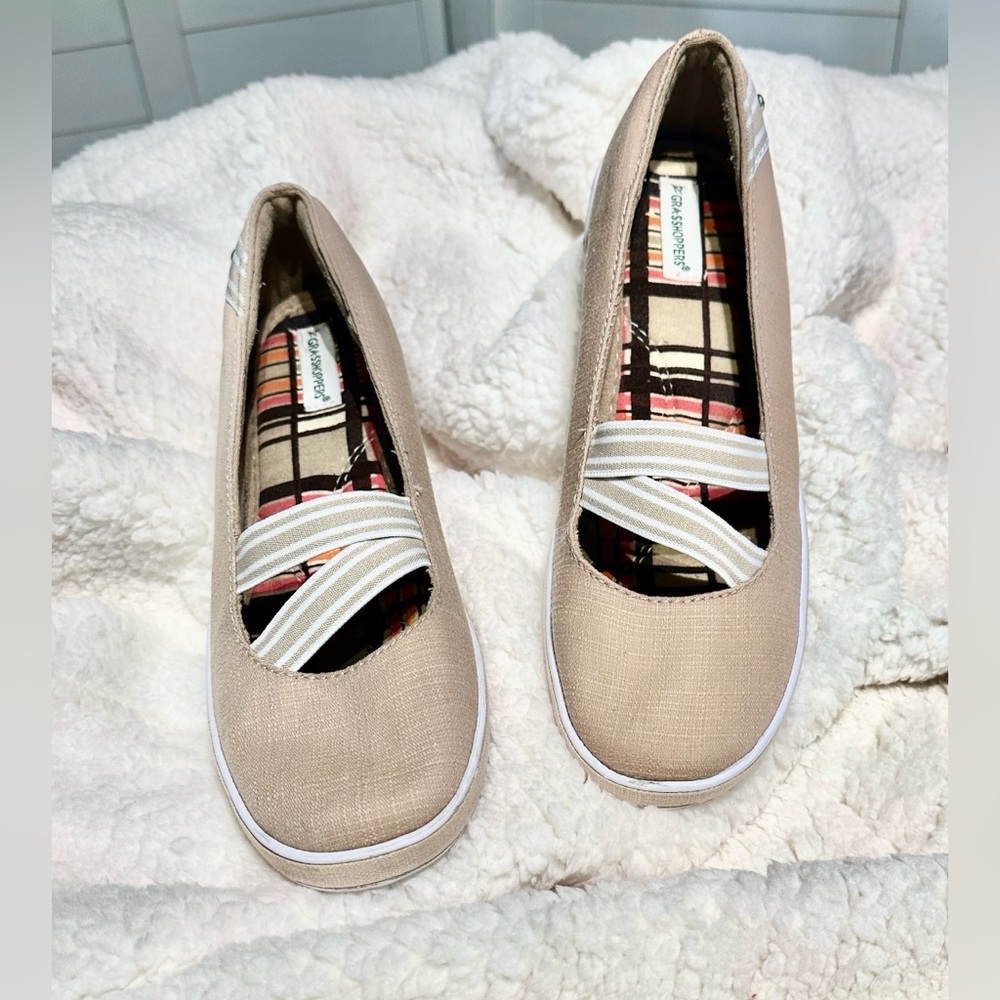 Grasshoppers Women's Tan Flats with Plaid Lining